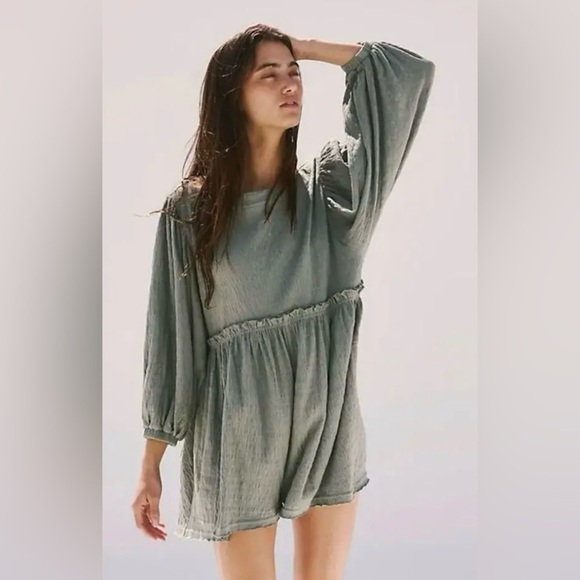FREE PEOPLE BEACH 🏖️ Stylish Green Romper. 💚🌳 - Picture 1 of 13